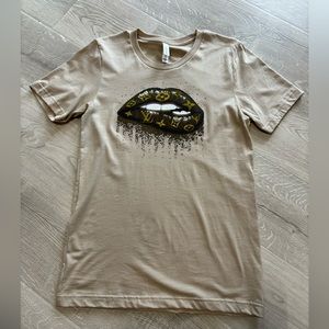 Fashion t-shirt women’s size: Small
